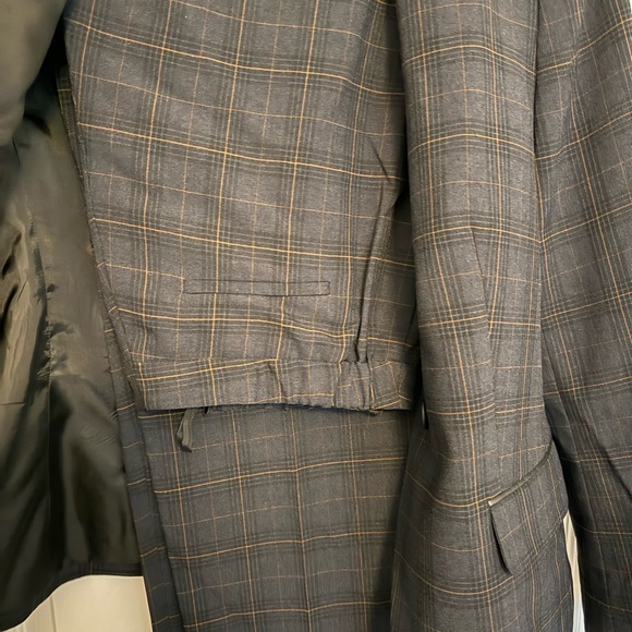 2pc pant suit - Picture 3 of 3